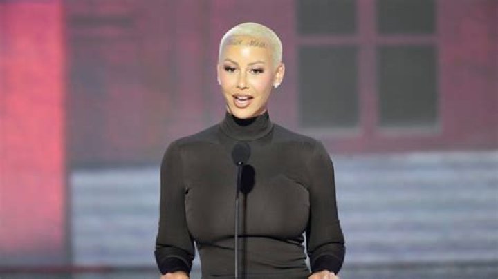Unveiling the Charisma of HannahMarieRoyal and AmberRose